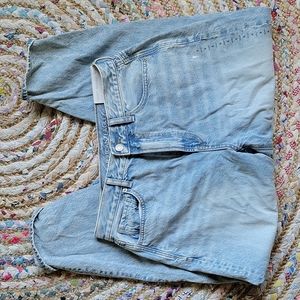 NWT American Eagle Relaxed Mom Jean Size 6 SHORT